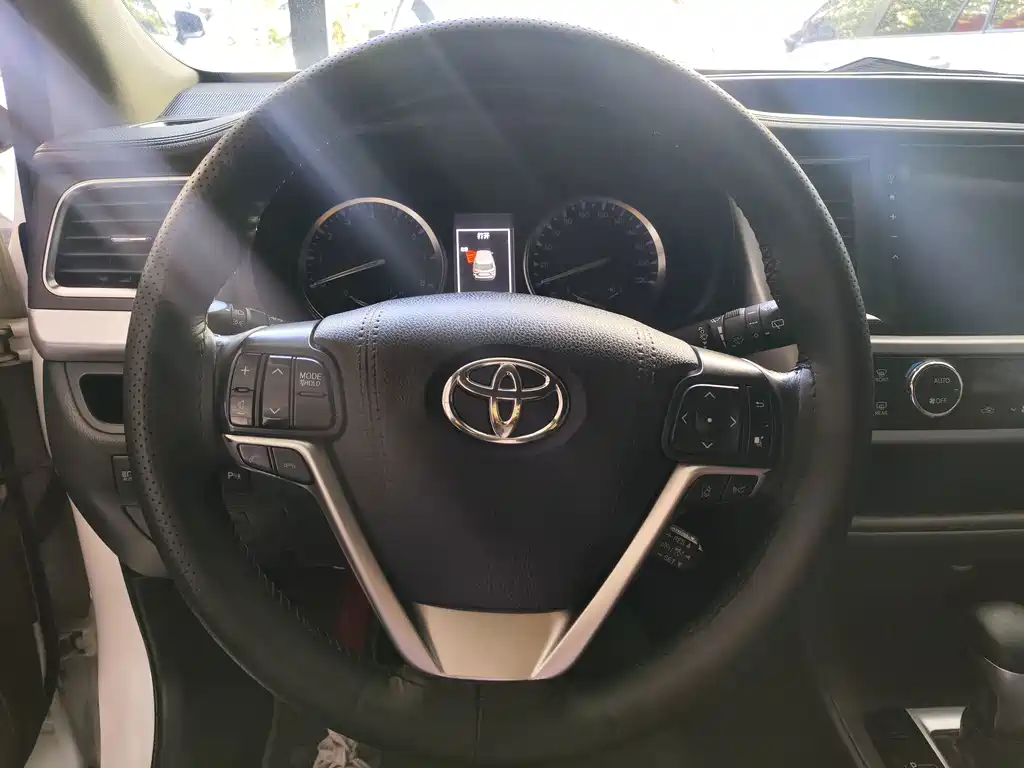 Toyota Highlander — миниатюра 13