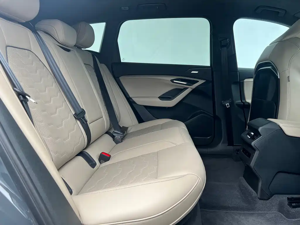 Audi Q6L e-tron