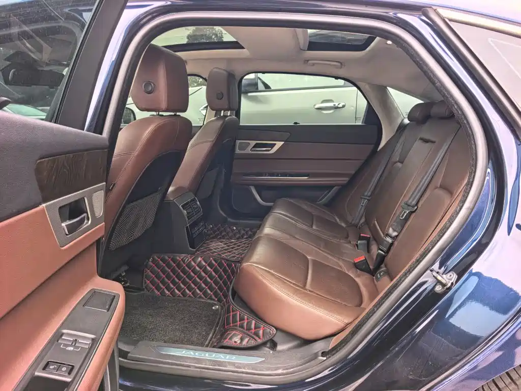 Jaguar XFL — миниатюра 10