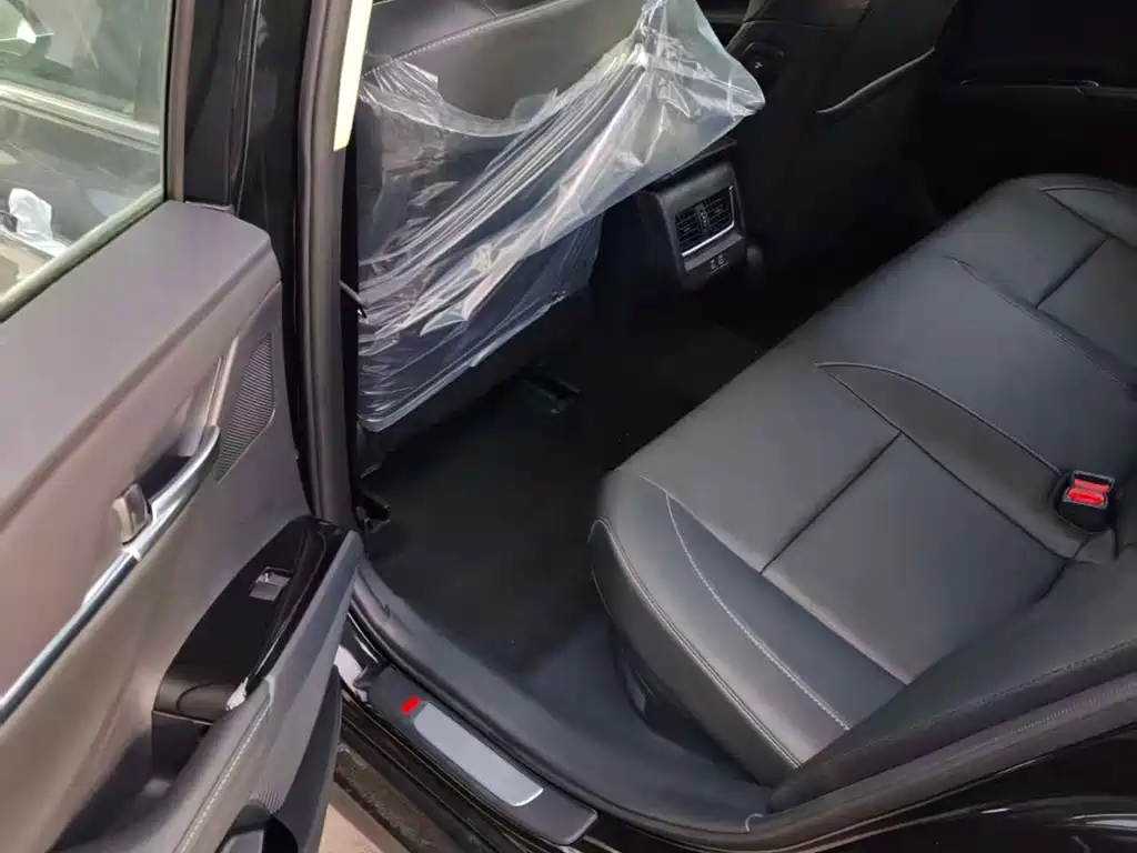 Toyota Camry — миниатюра 3