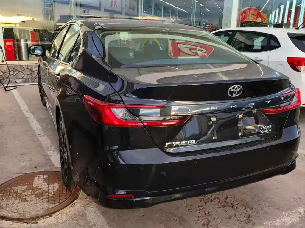 Toyota Camry — миниатюра 2