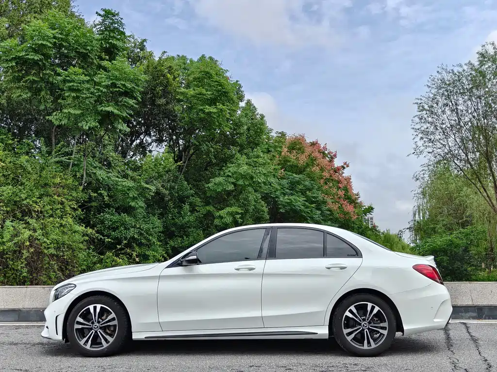 Mercedes-Benz C-Class — миниатюра 3