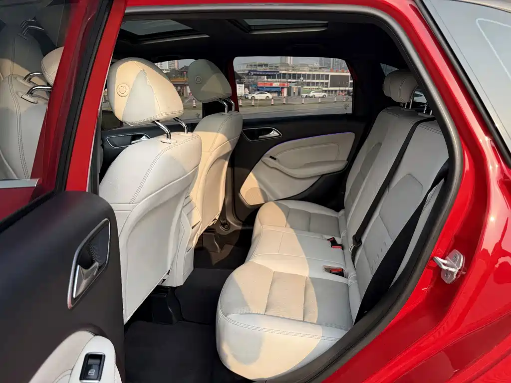 Mercedes-Benz B-Class — миниатюра 13
