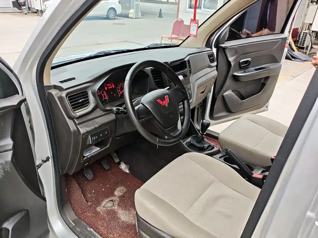 Wuling V 2022 1.5L LAR