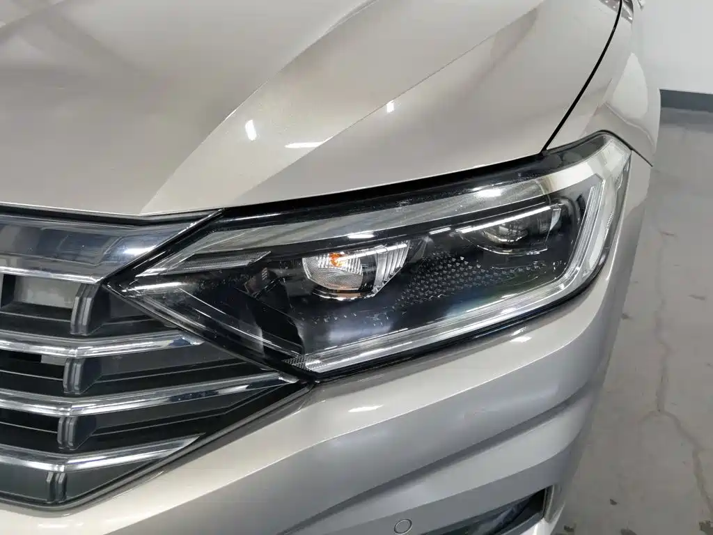 Volkswagen Sagitar — миниатюра 7
