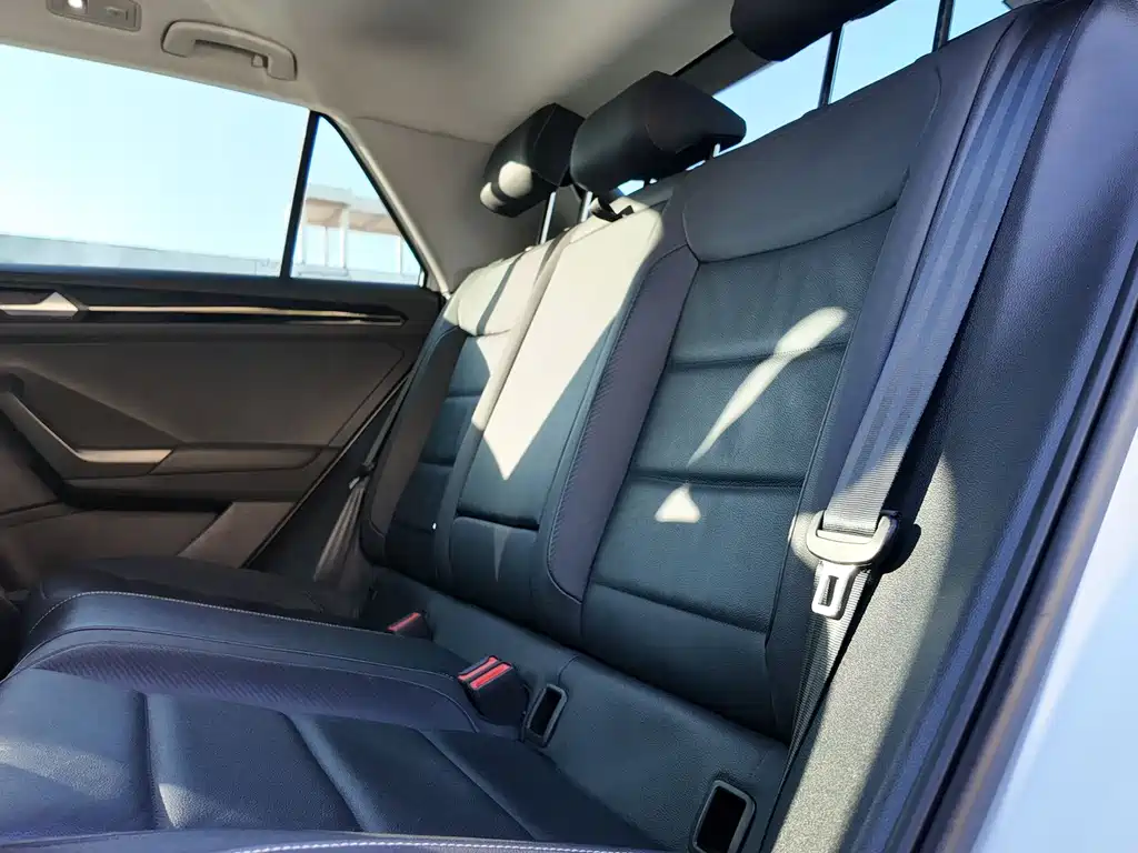 VOLKSWAGEN T ROC EXPLORING SONGS