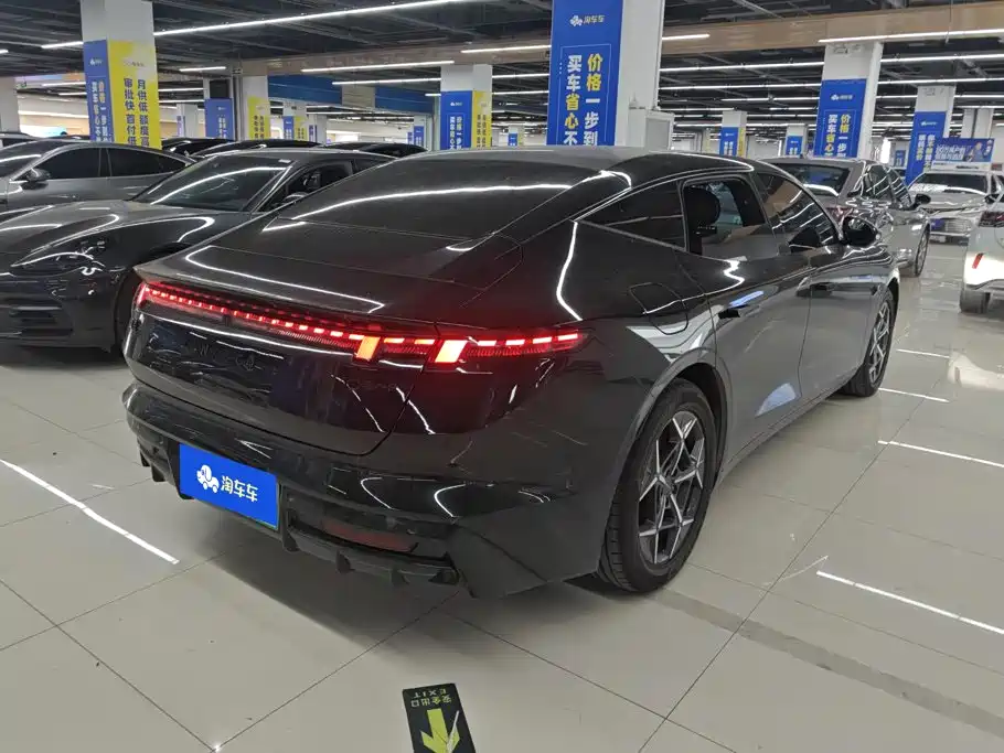Lynk & Co 10 — миниатюра 3