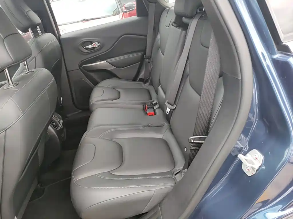 Jeep Cherokee — миниатюра 17