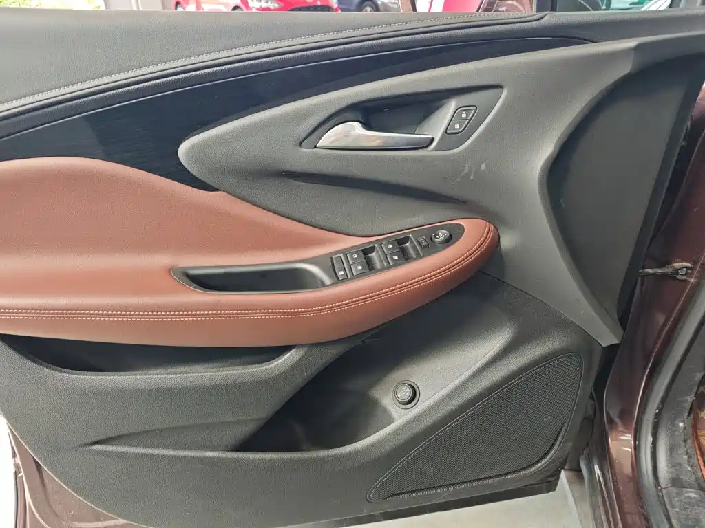 Buick Envision Plus — миниатюра 14