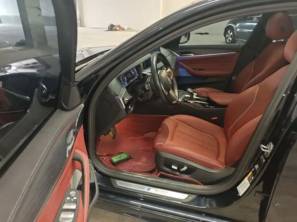 BMW 5 Series New Energy — миниатюра 16