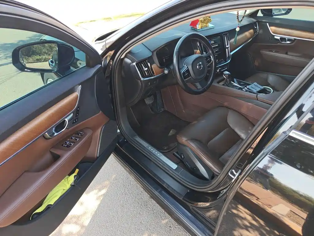 Volvo S90 — миниатюра 17