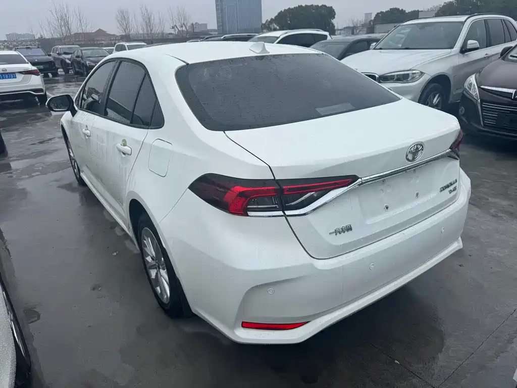 Toyota Corolla — миниатюра 6