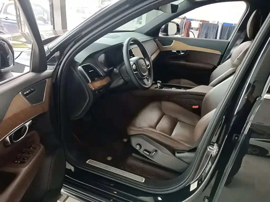 Volvo XC90 — миниатюра 16