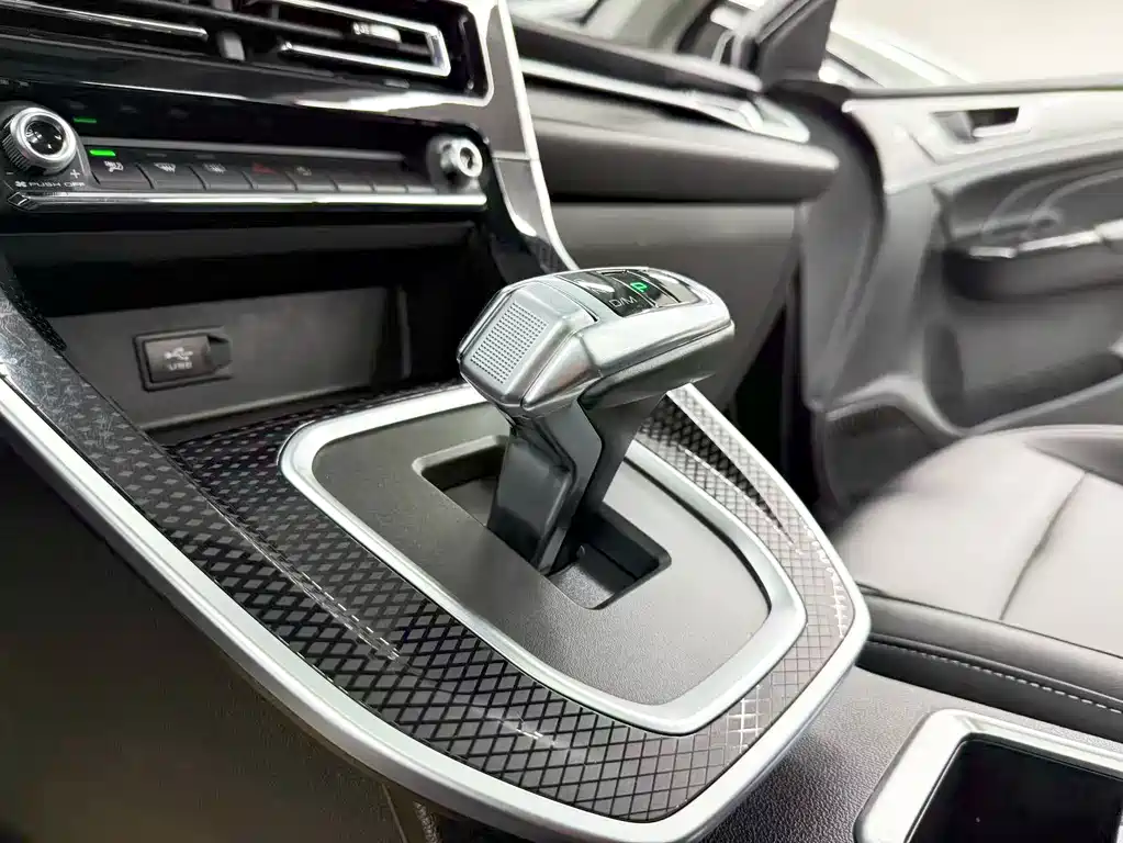 Haval M6 — миниатюра 12