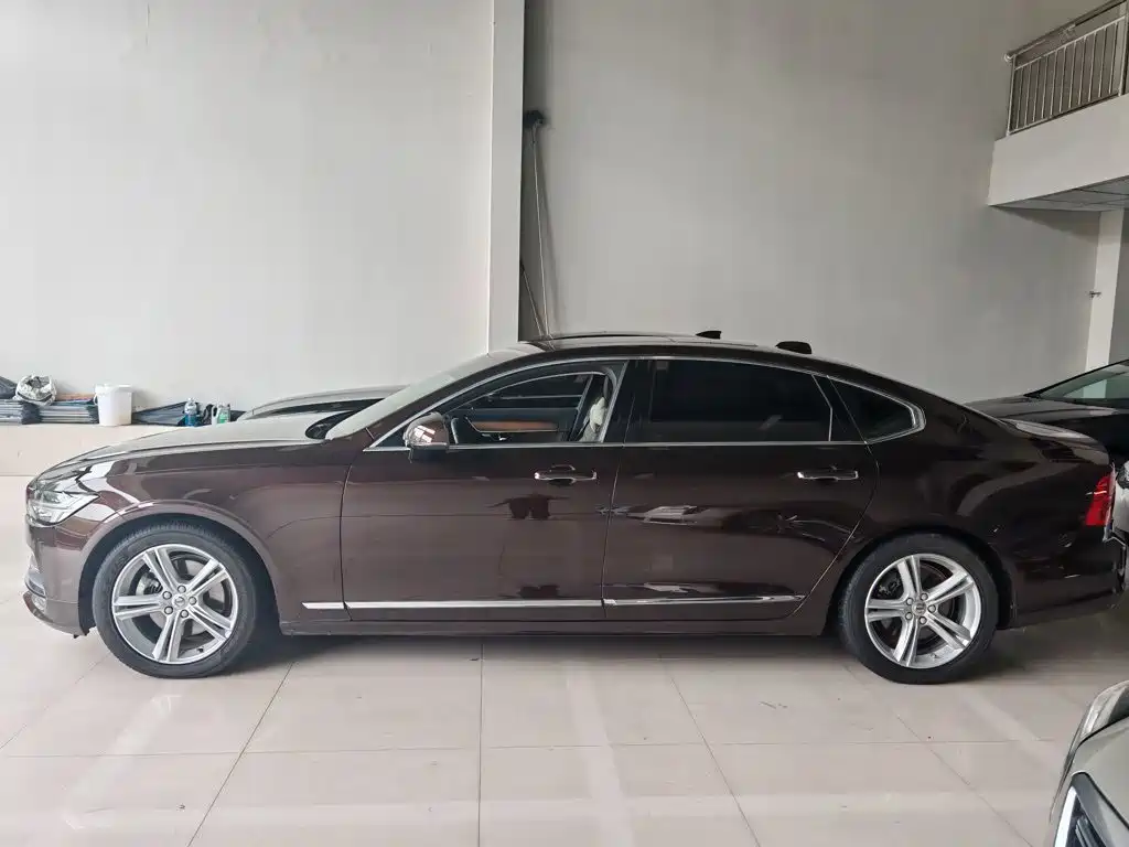 Volvo S90 — миниатюра 8
