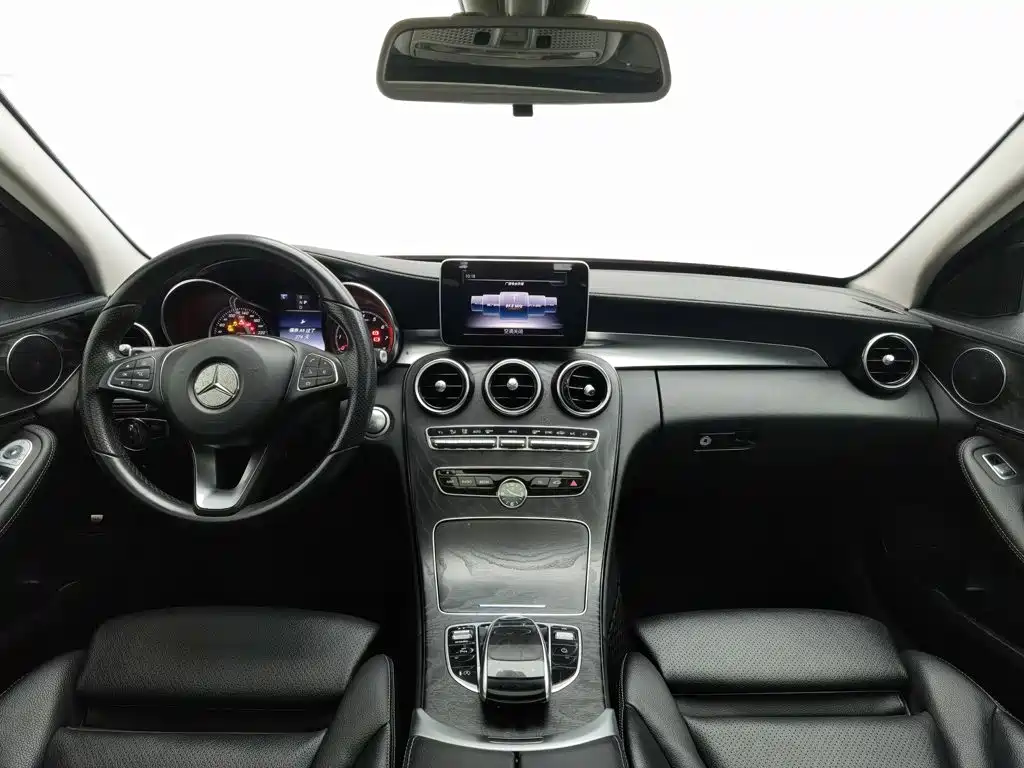 Mercedes-Benz C-Class — миниатюра 5