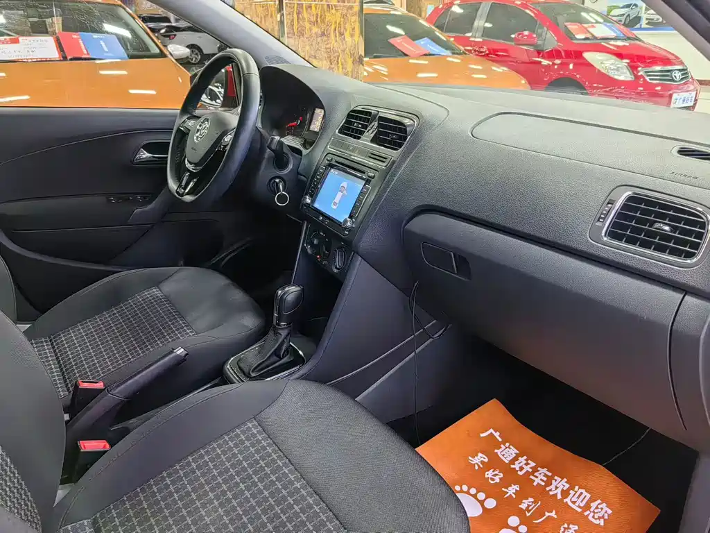 Volkswagen Polo — миниатюра 7