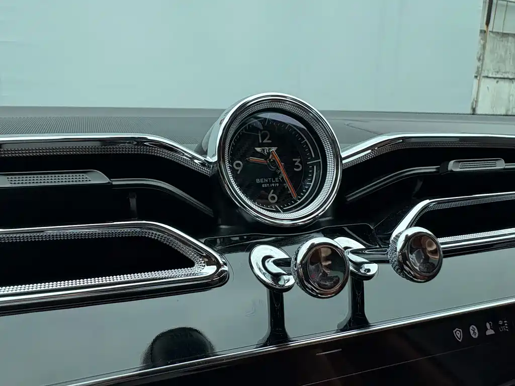Bentley Bentayga — миниатюра 16