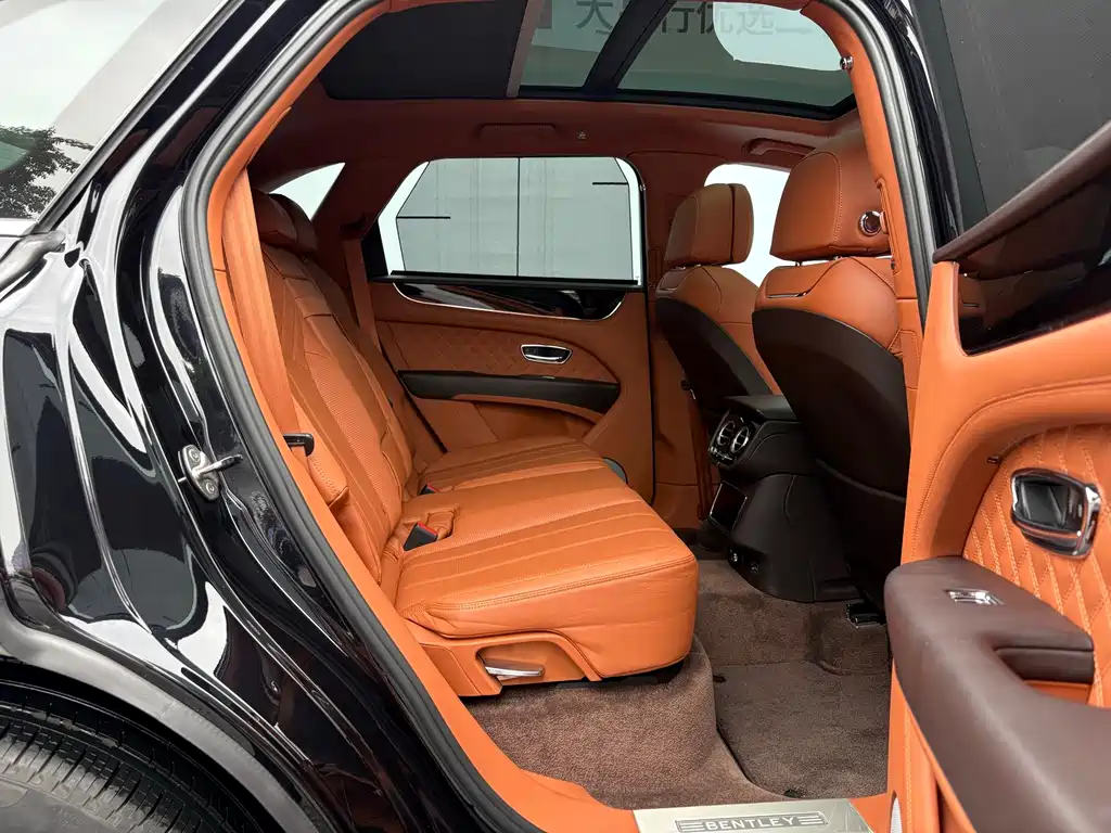 Bentley Bentayga — миниатюра 25