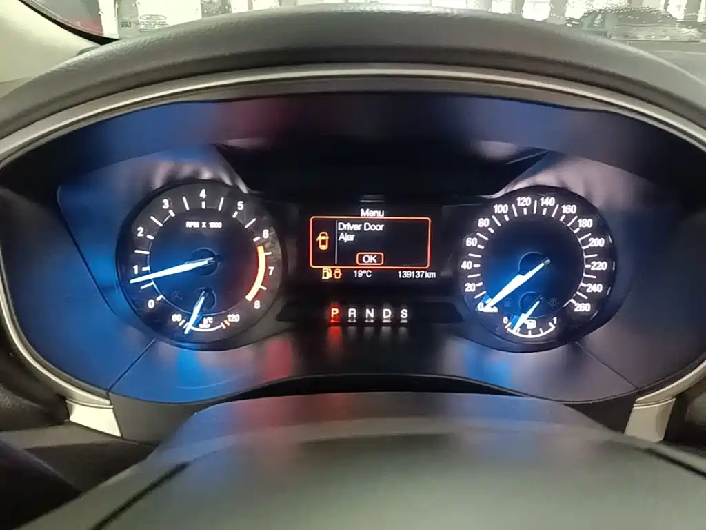 Ford Mondeo — миниатюра 12