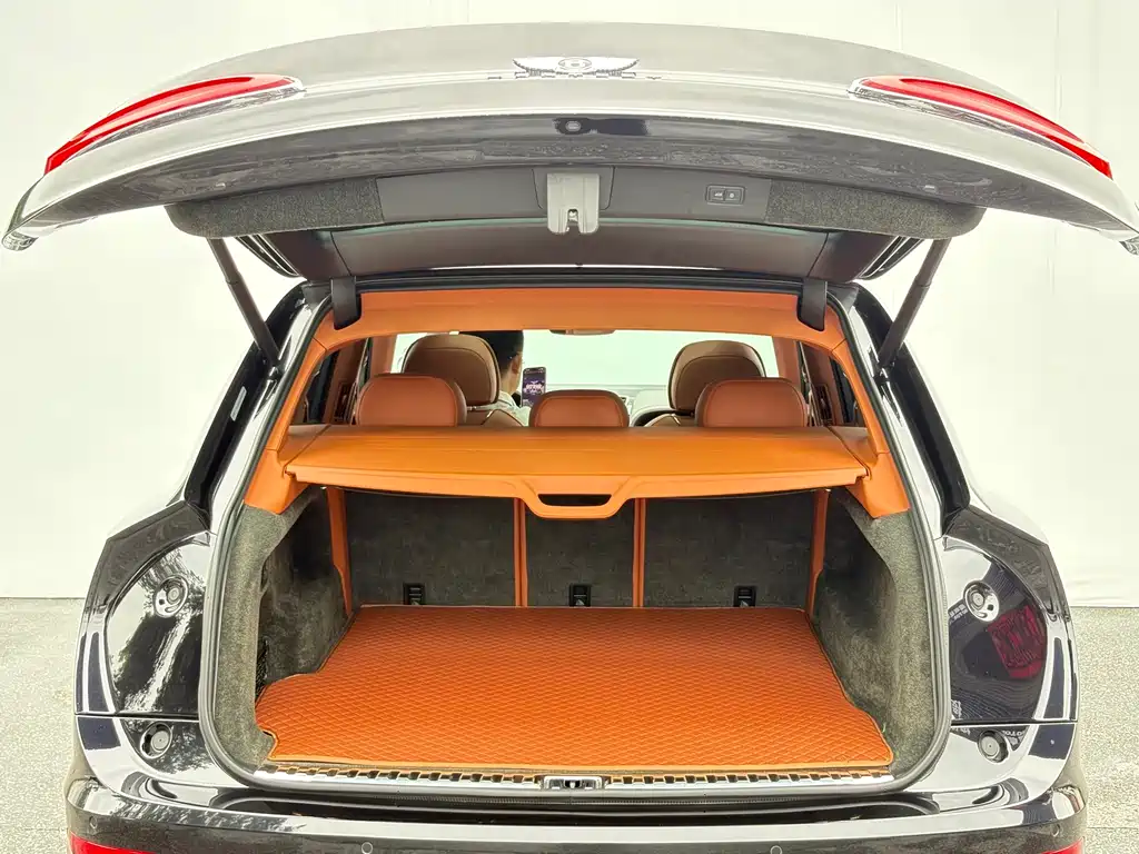 Bentley Bentayga — миниатюра 27