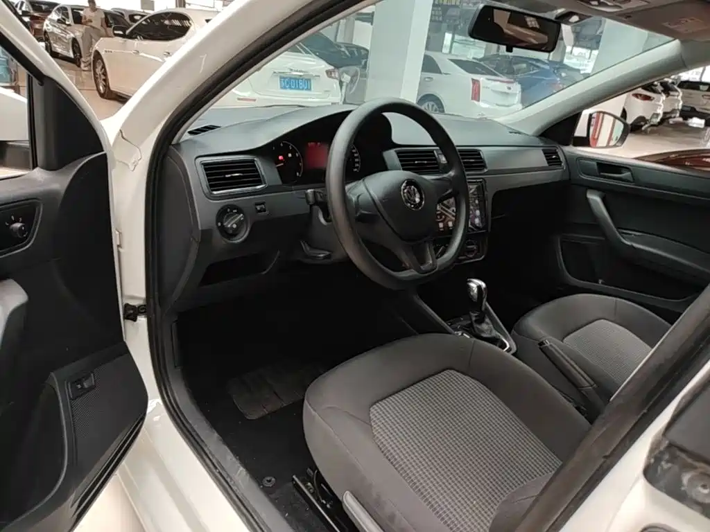 Volkswagen Santana — миниатюра 16