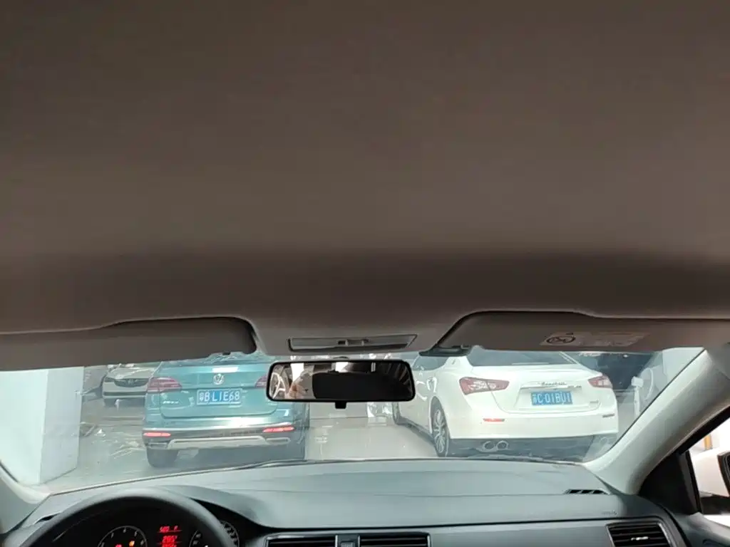 Volkswagen Santana — миниатюра 18
