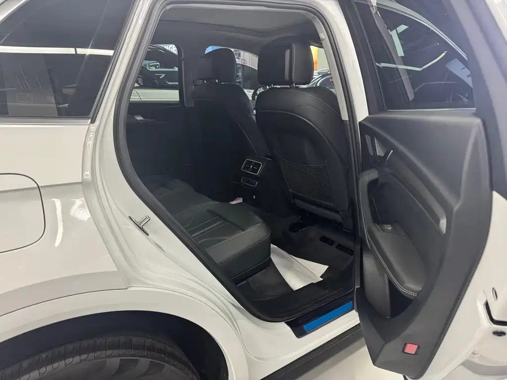 Audi Q5L — миниатюра 8