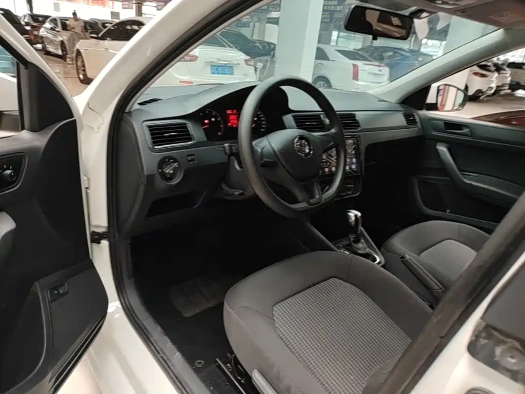 Volkswagen Santana — миниатюра 15