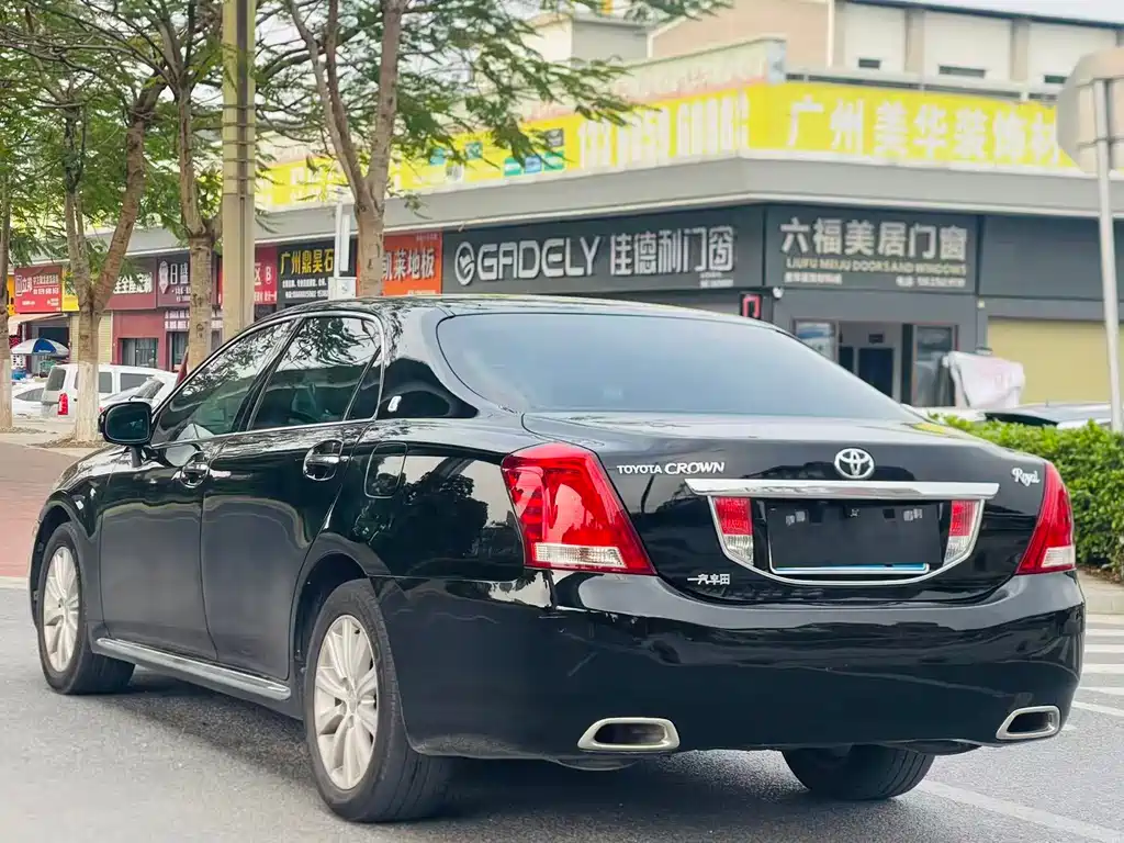 Toyota Crown 2010 2.5L Royal