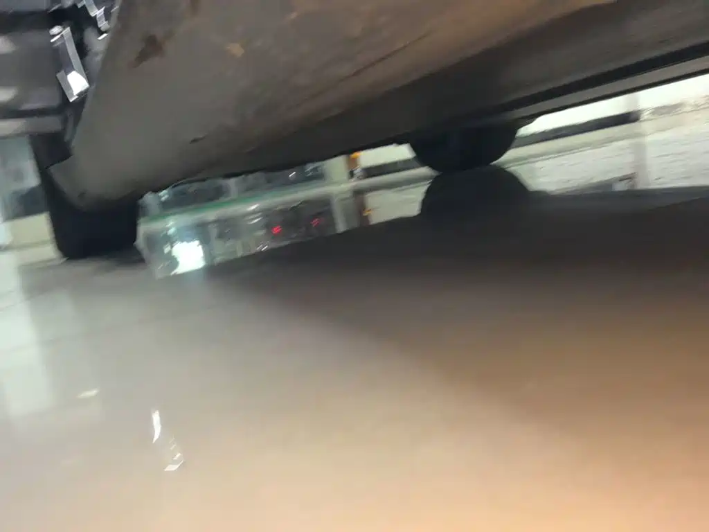 Tesla Model Y — миниатюра 21