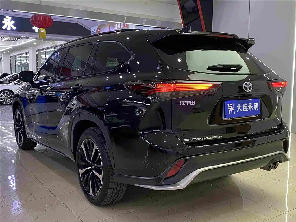 Toyota Crown Kluger — миниатюра 18