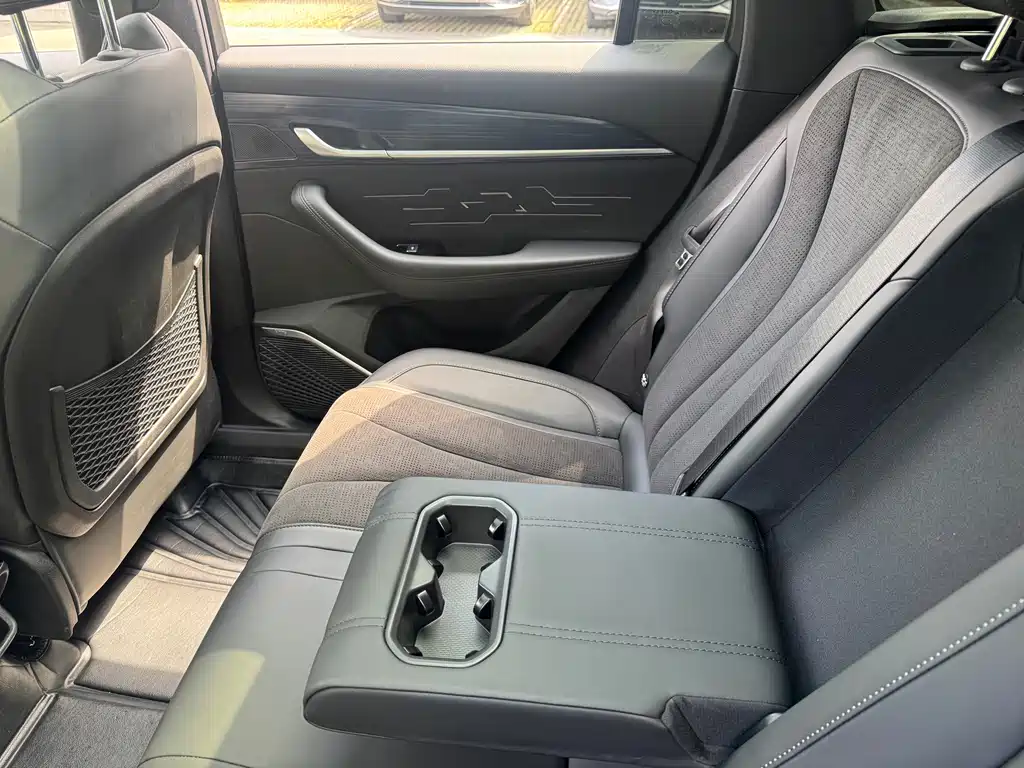 Geely Xingyue L — миниатюра 17