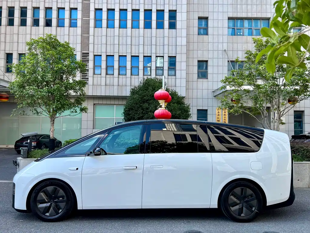 Li Auto Li MEGA — миниатюра 5