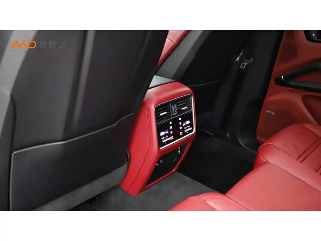 Porsche Cayenne — миниатюра 9