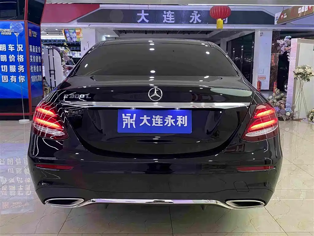 Mercedes-Benz E-Class — миниатюра 16