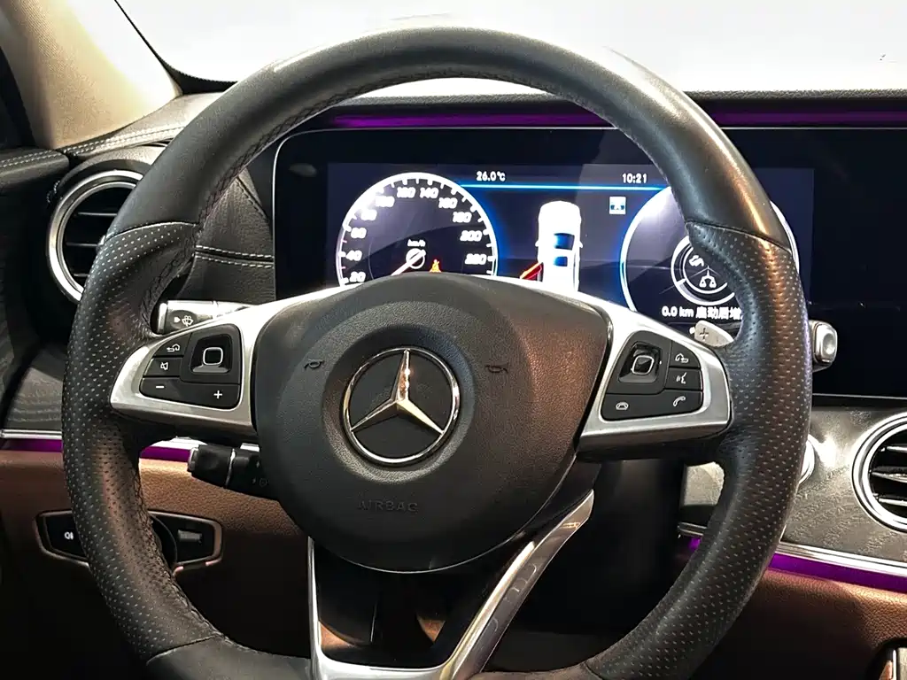Mercedes-Benz E-Class — миниатюра 15