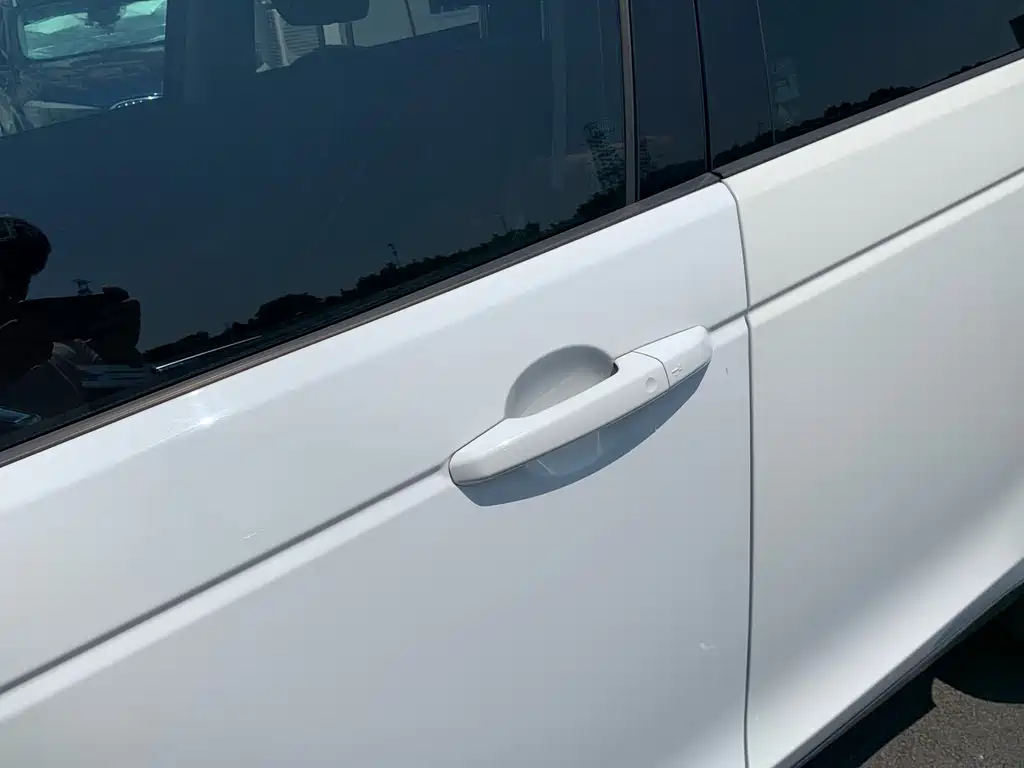 Land Rover Discovery Sport — миниатюра 11