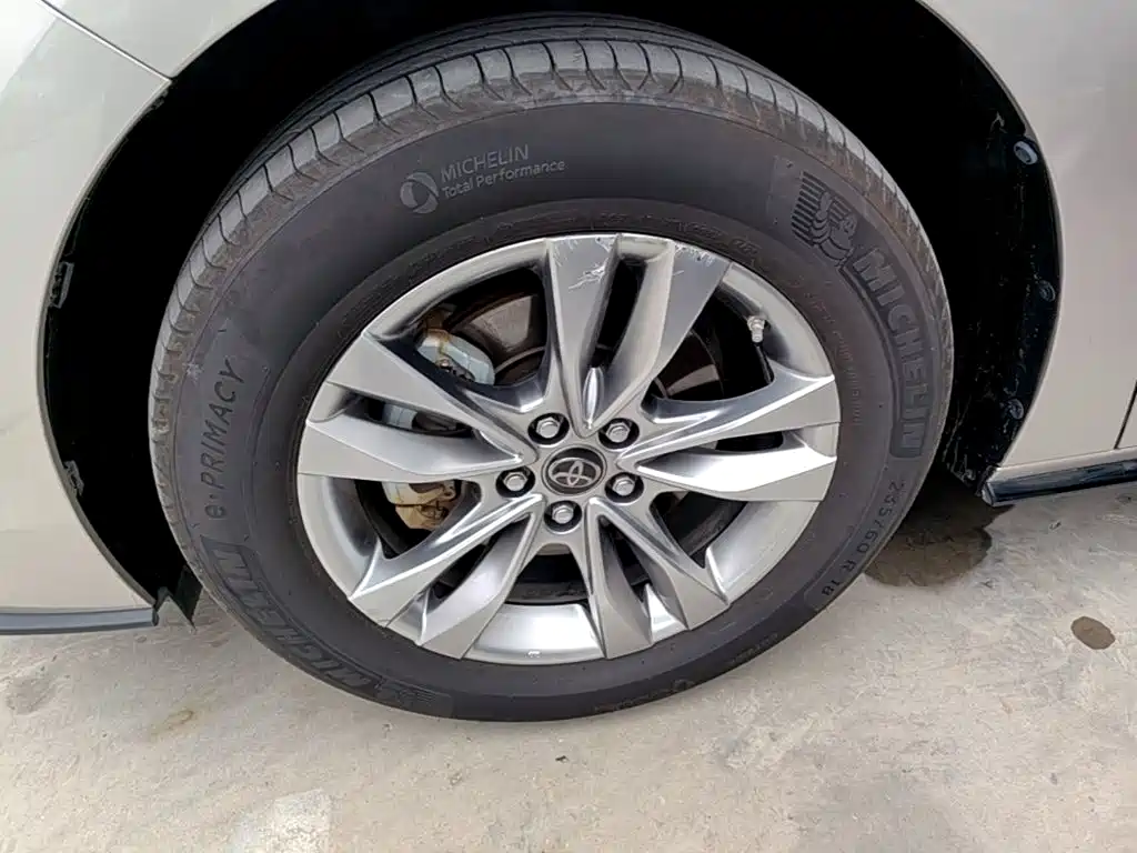 Toyota Sienna — миниатюра 23