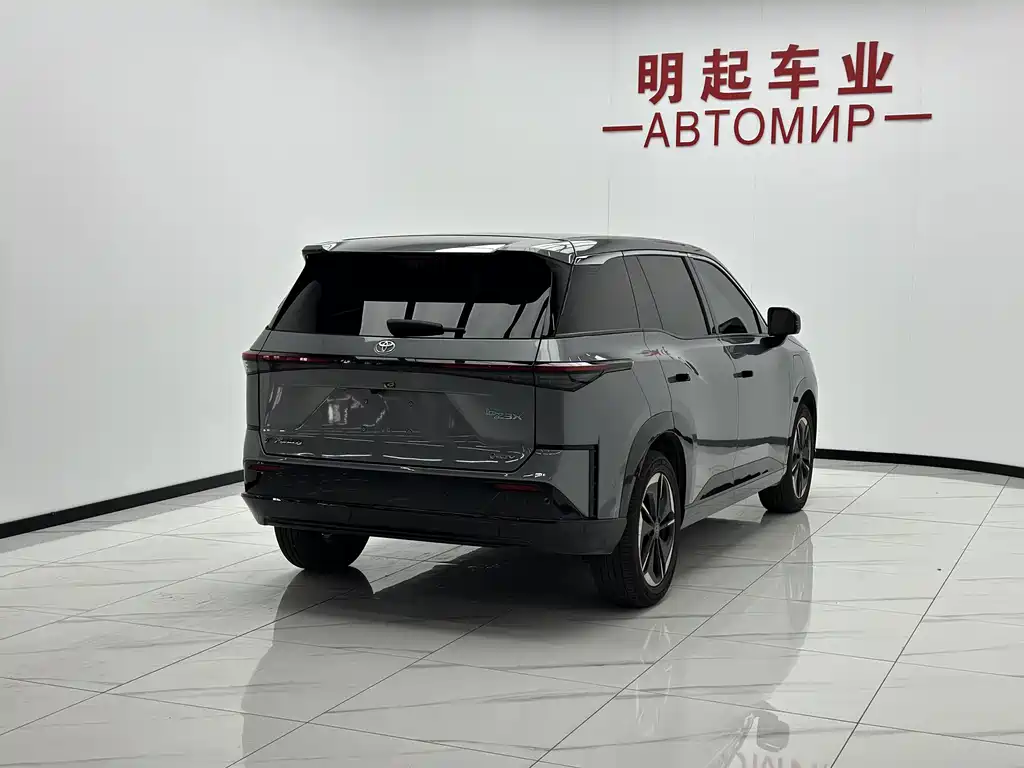 Toyota bZ3X - фото 9