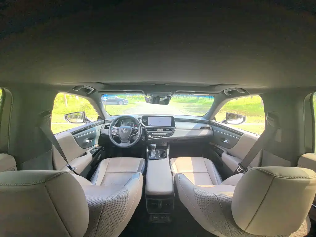 Lexus ES — миниатюра 13