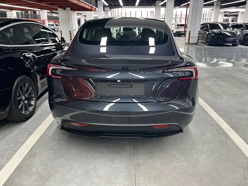 Tesla Model 3 — миниатюра 14