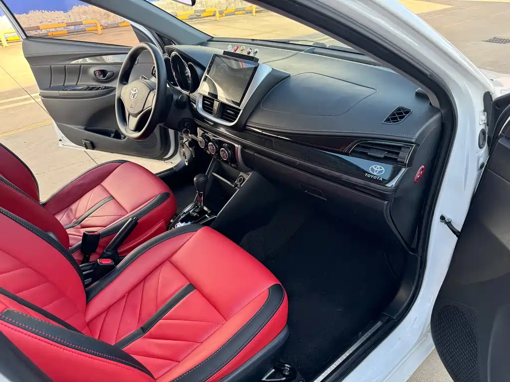 Toyota Yaris L — миниатюра 5