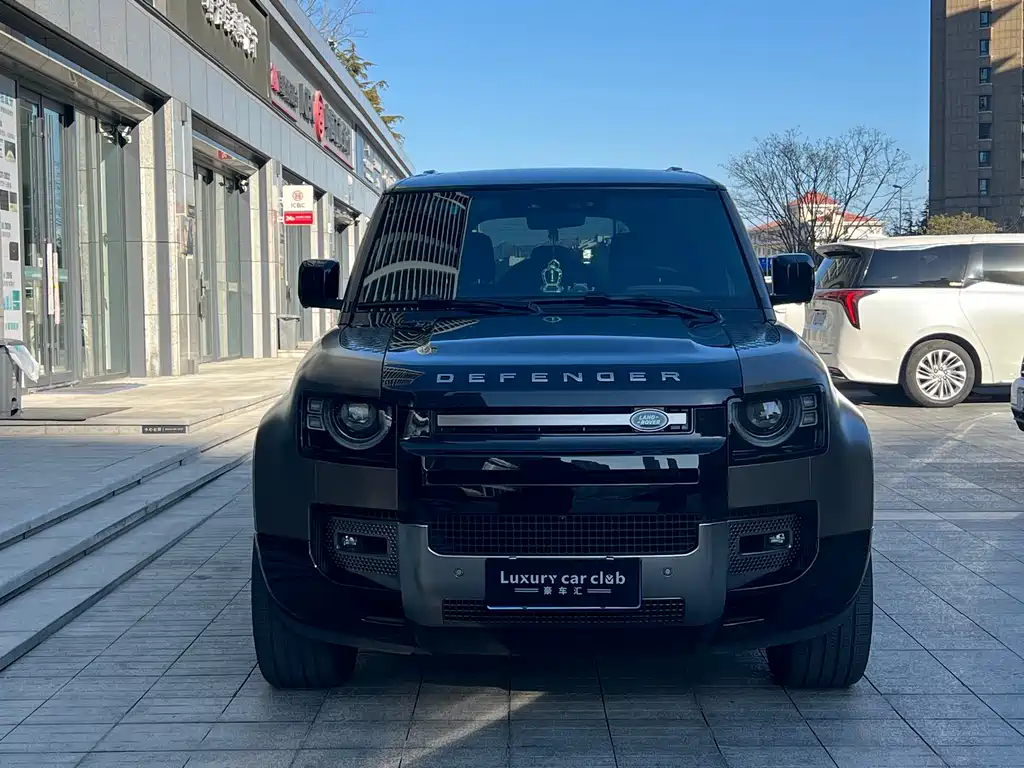 LAND ROVER DEFENDER
