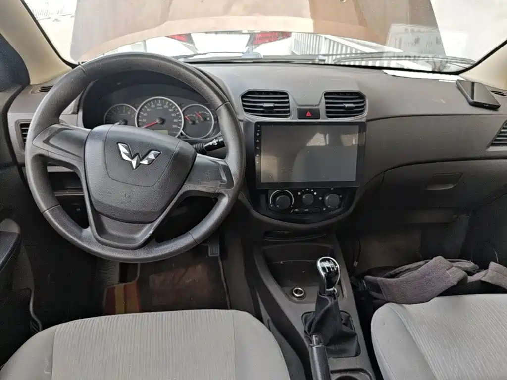 Wuling Hongguang — миниатюра 10