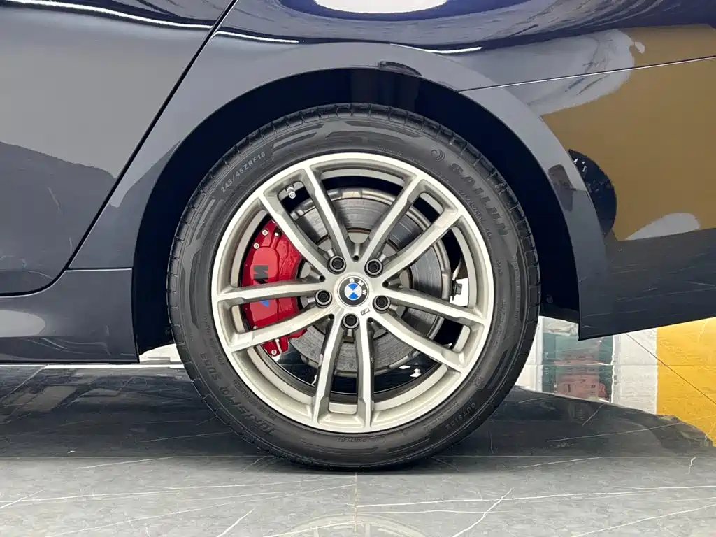 BMW 5 Series — миниатюра 23