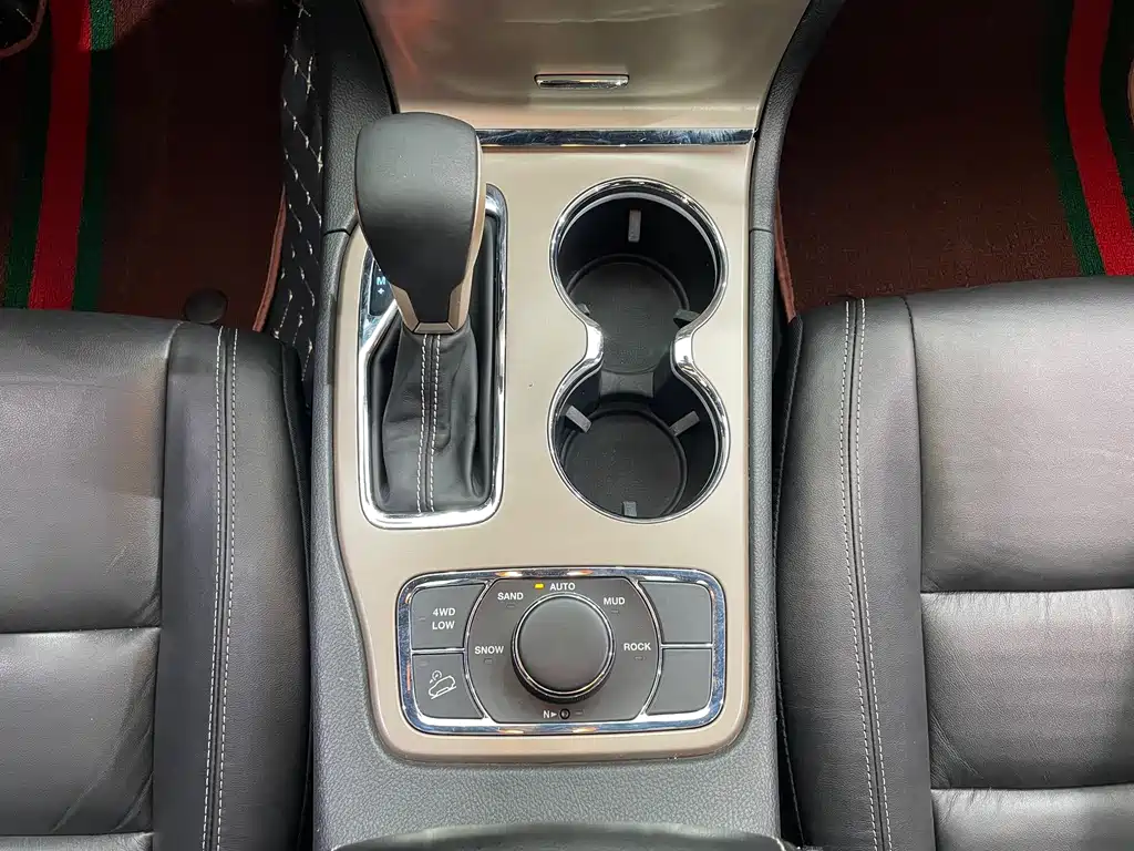 Jeep Grand Cherokee (Import) — миниатюра 19