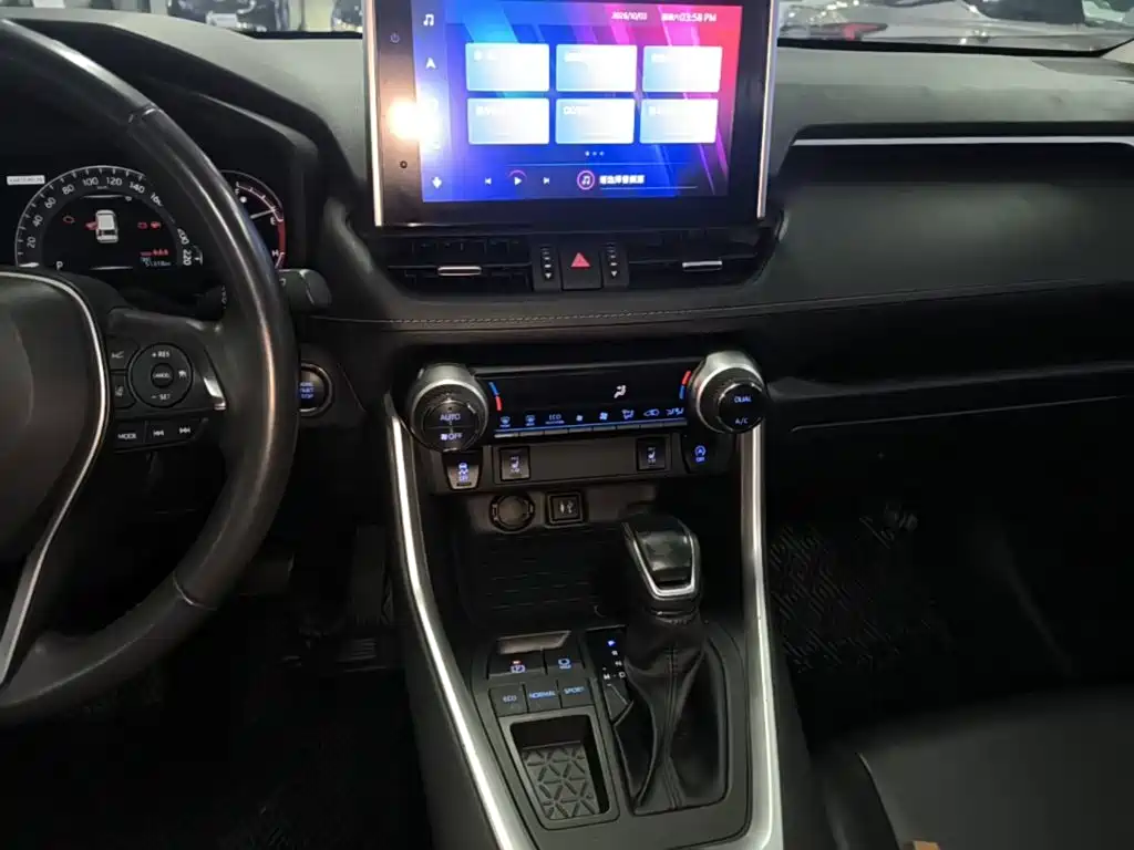 Toyota RAV4 — миниатюра 13
