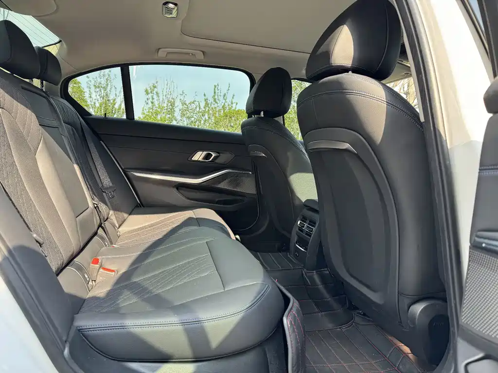 BMW i3 — миниатюра 10