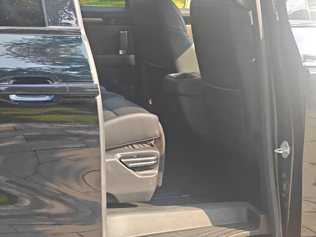 GAC Motor Trumpchi E8 PHEV — миниатюра 12
